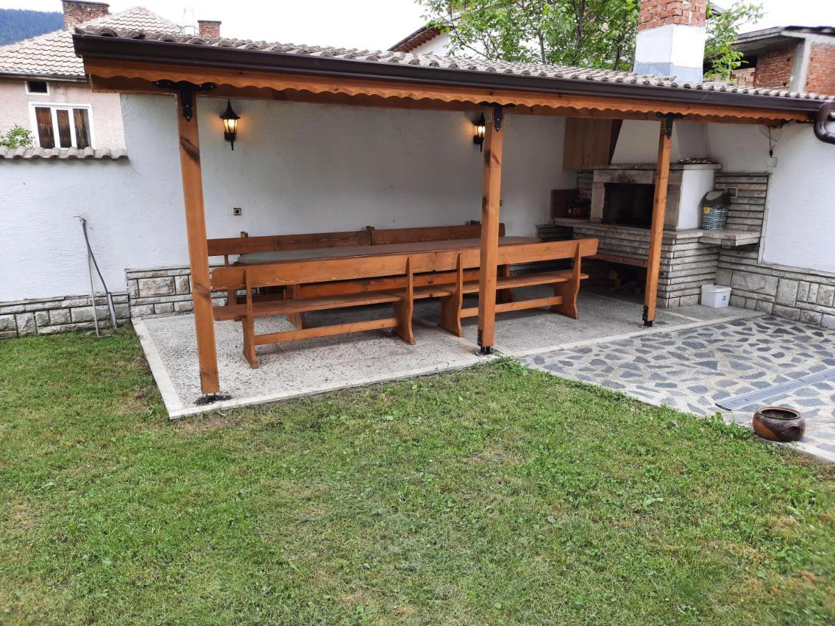 Къща Генчеви Hotel Sarnitsa Eksteriør billede