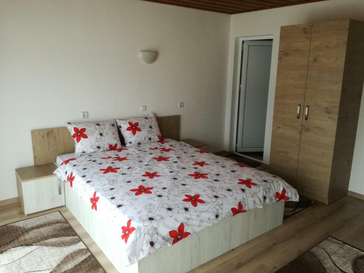 Къща Генчеви Hotel Sarnitsa Eksteriør billede