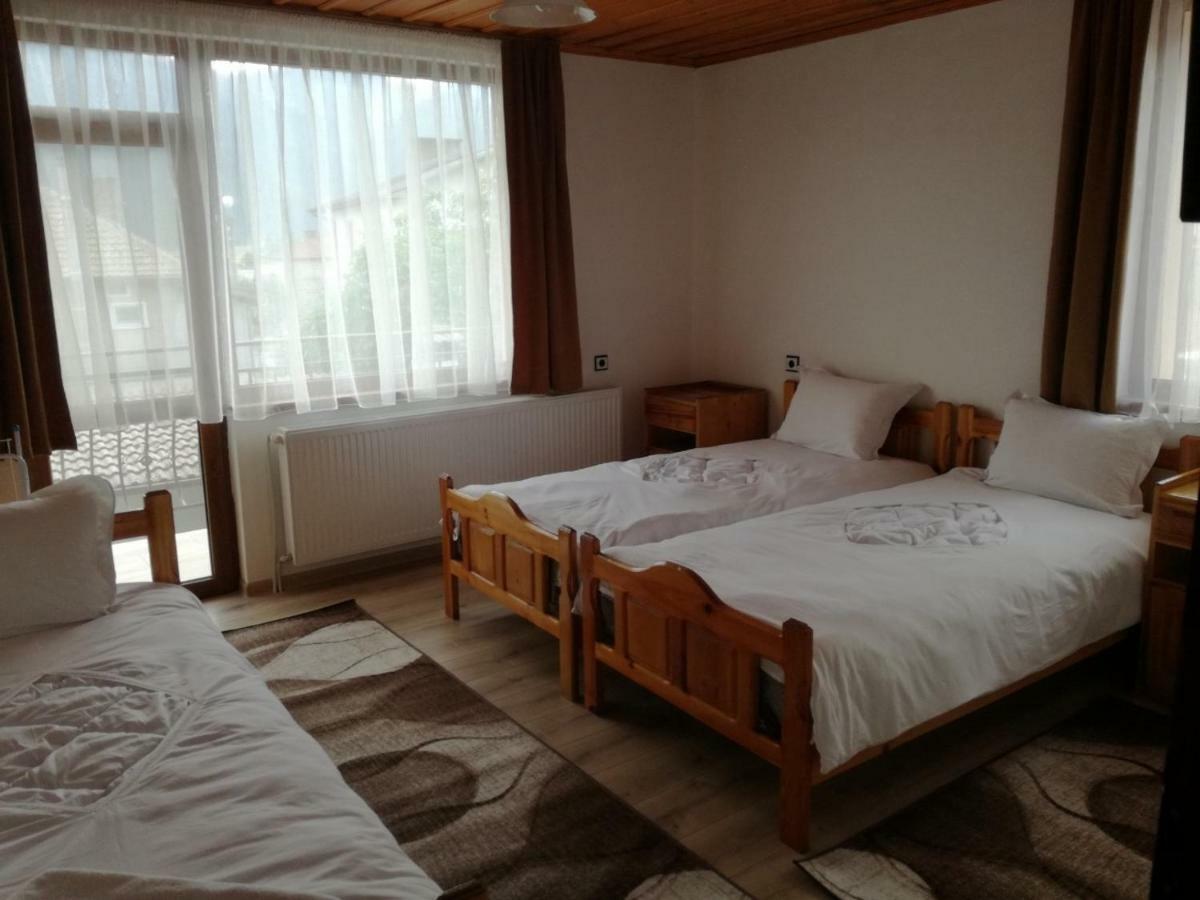 Къща Генчеви Hotel Sarnitsa Eksteriør billede